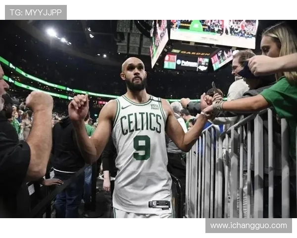 德里克怀特手感平平半场仅得九分仍展坚韧攻防助力球队稳局